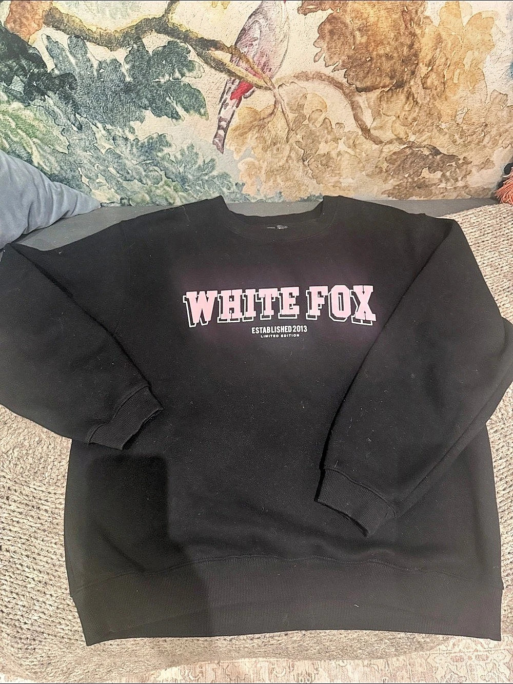 White Fox Limited Edition Graphic Sweatshirt in Black Size Small